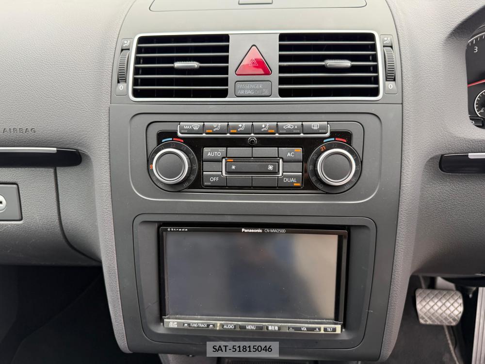 VolksWagen GOLF TOURAN 2011-12 1279235-18