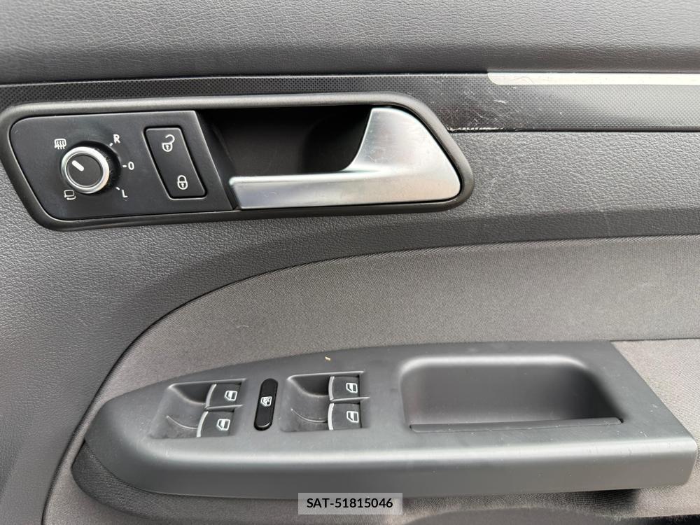 VolksWagen GOLF TOURAN 2011-12 1279235-21