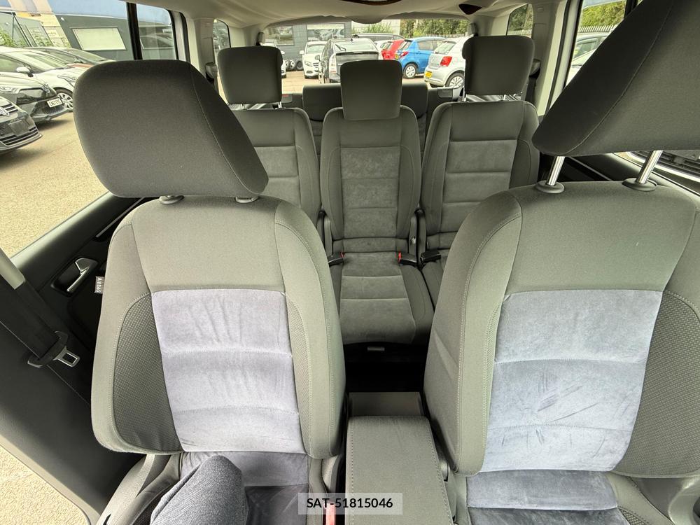 VolksWagen GOLF TOURAN 2011-12 1279235-23
