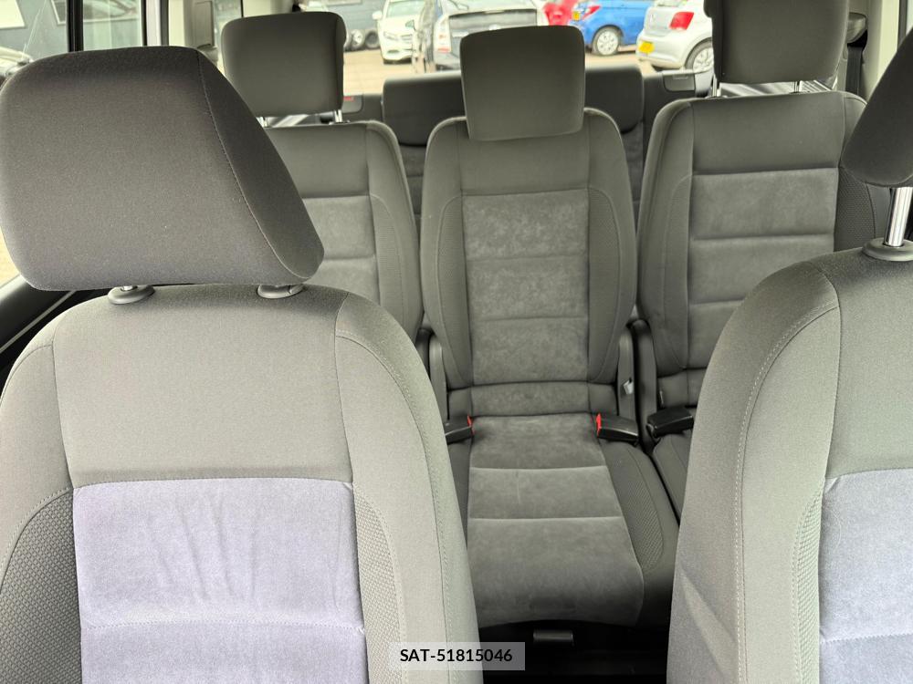 VolksWagen GOLF TOURAN 2011-12 1279235-24