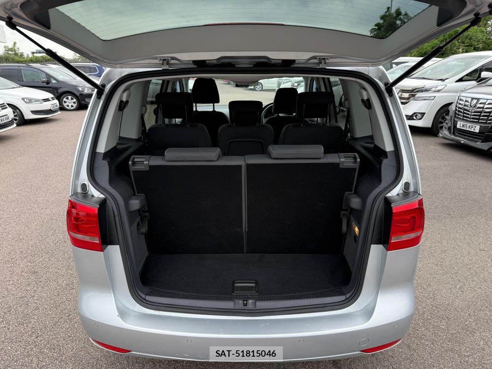 VolksWagen GOLF TOURAN 2011-12 1279235-26