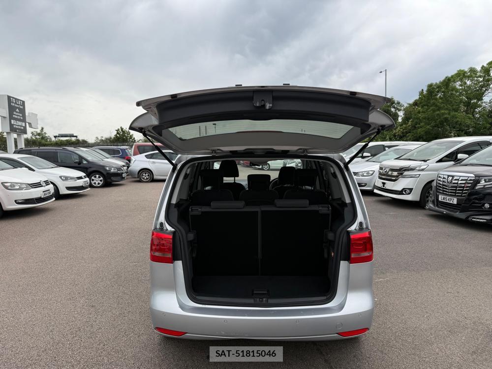 VolksWagen GOLF TOURAN 2011-12 1279235-27