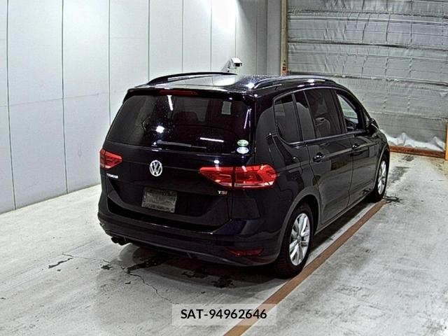 VolksWagen GOLF TOURAN 2016-10 7532774-2