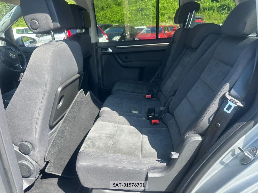 VolksWagen GOLF TOURAN 2015 6937340-9