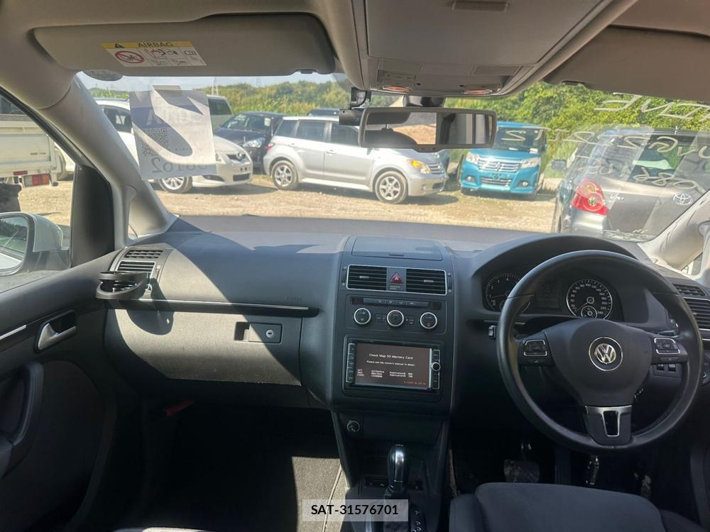 VolksWagen GOLF TOURAN 2015 6937340-12