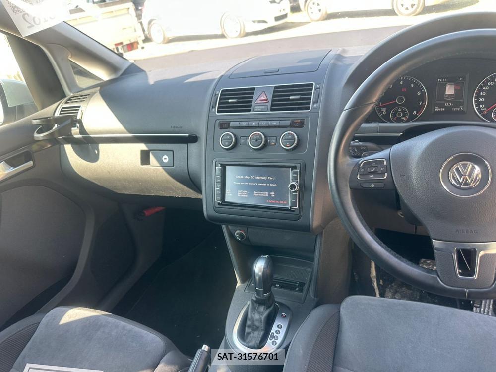 VolksWagen GOLF TOURAN 2015 6937340-16