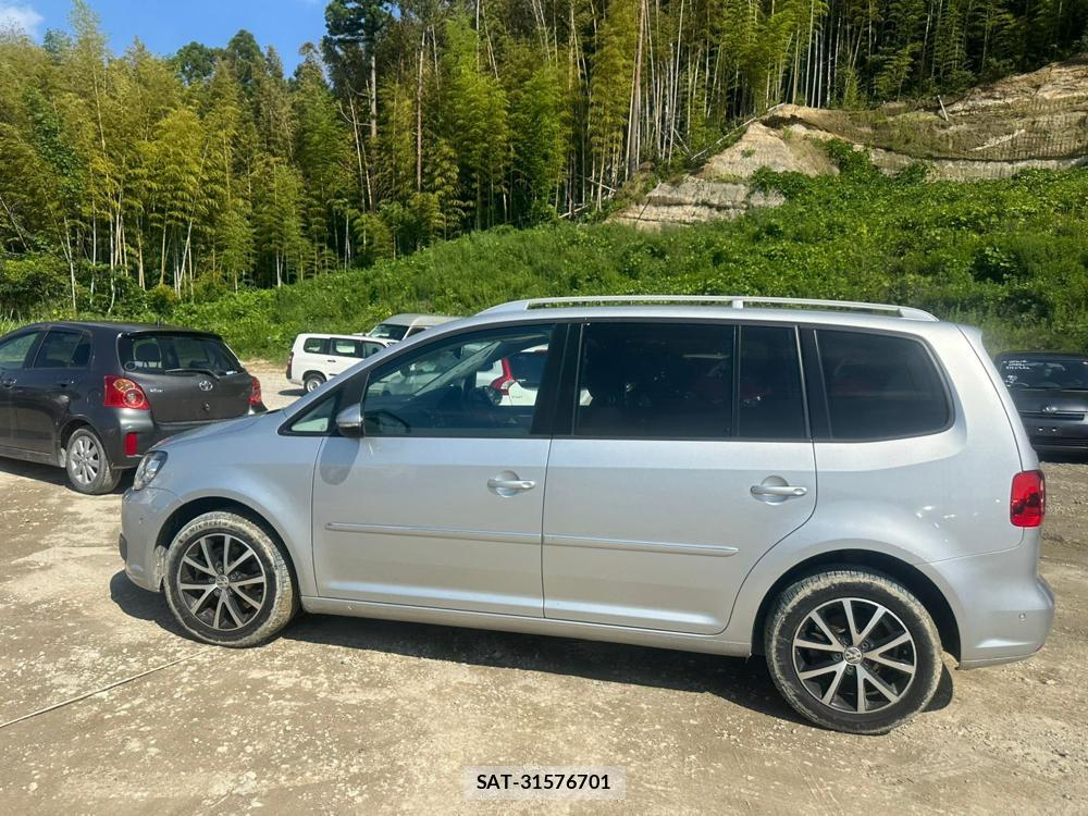 VolksWagen GOLF TOURAN 2015 6937340-1