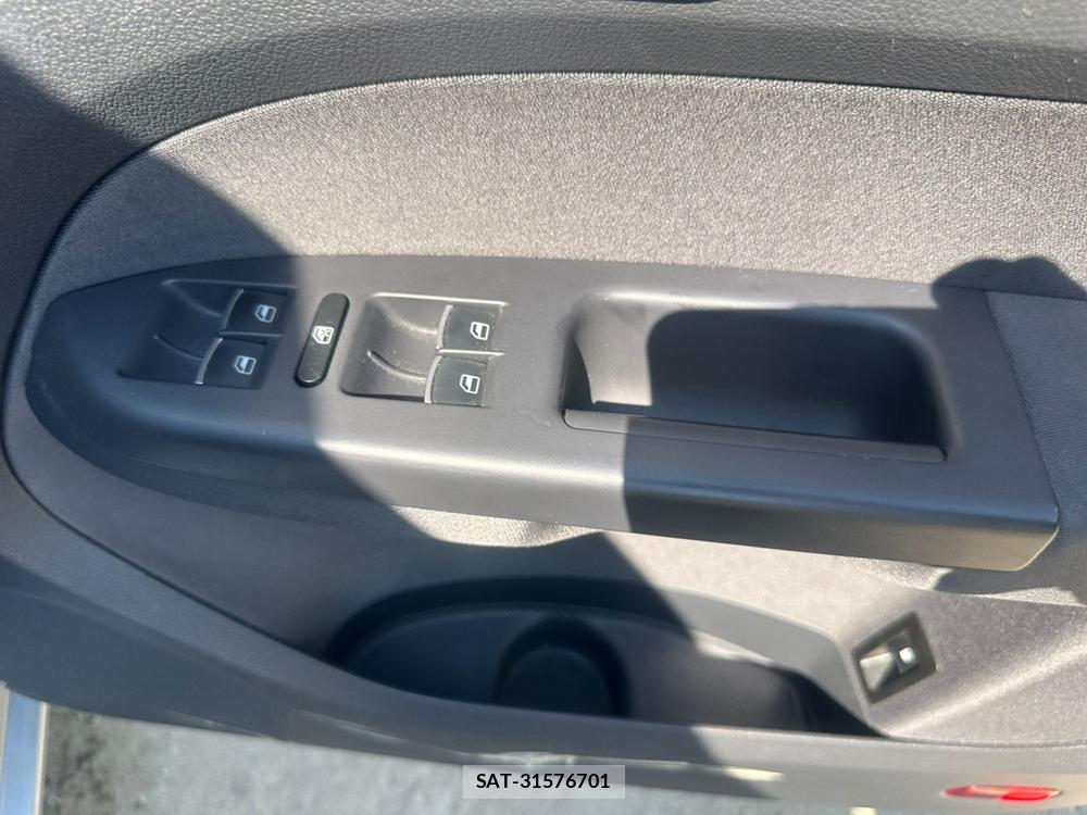 VolksWagen GOLF TOURAN 2015 6937340-20