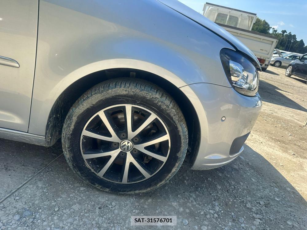 VolksWagen GOLF TOURAN 2015 6937340-27