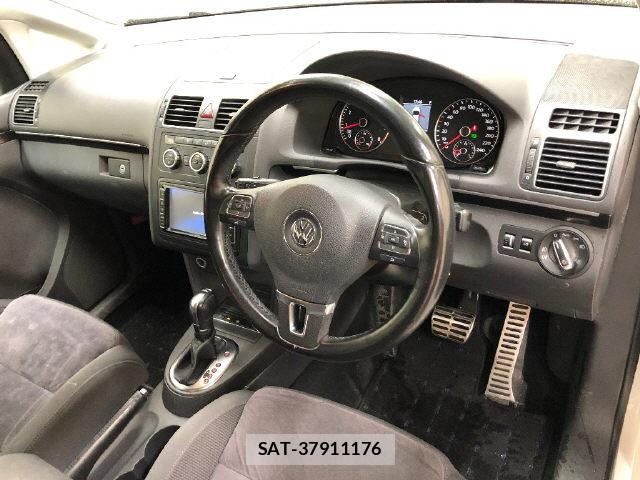 VolksWagen GOLF TOURAN 2013-09 7840161-5