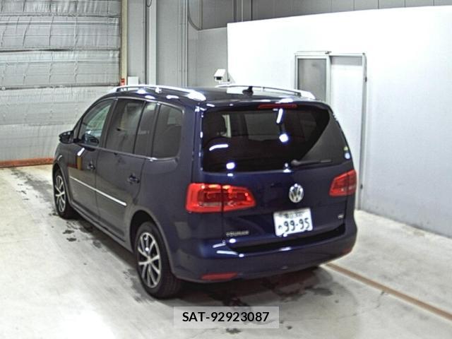 VolksWagen GOLF TOURAN 2014-03 8070456-1