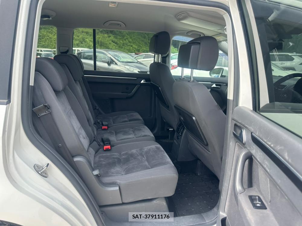 VolksWagen GOLF TOURAN 2013-09 7840161-9
