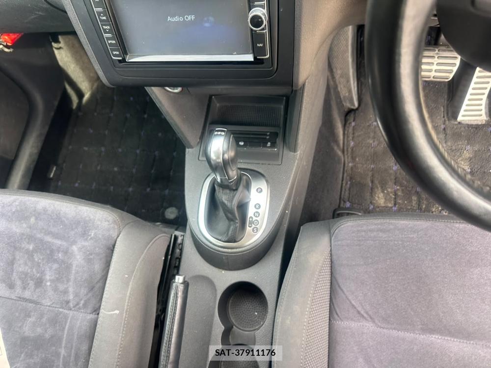 VolksWagen GOLF TOURAN 2013-09 7840161-16