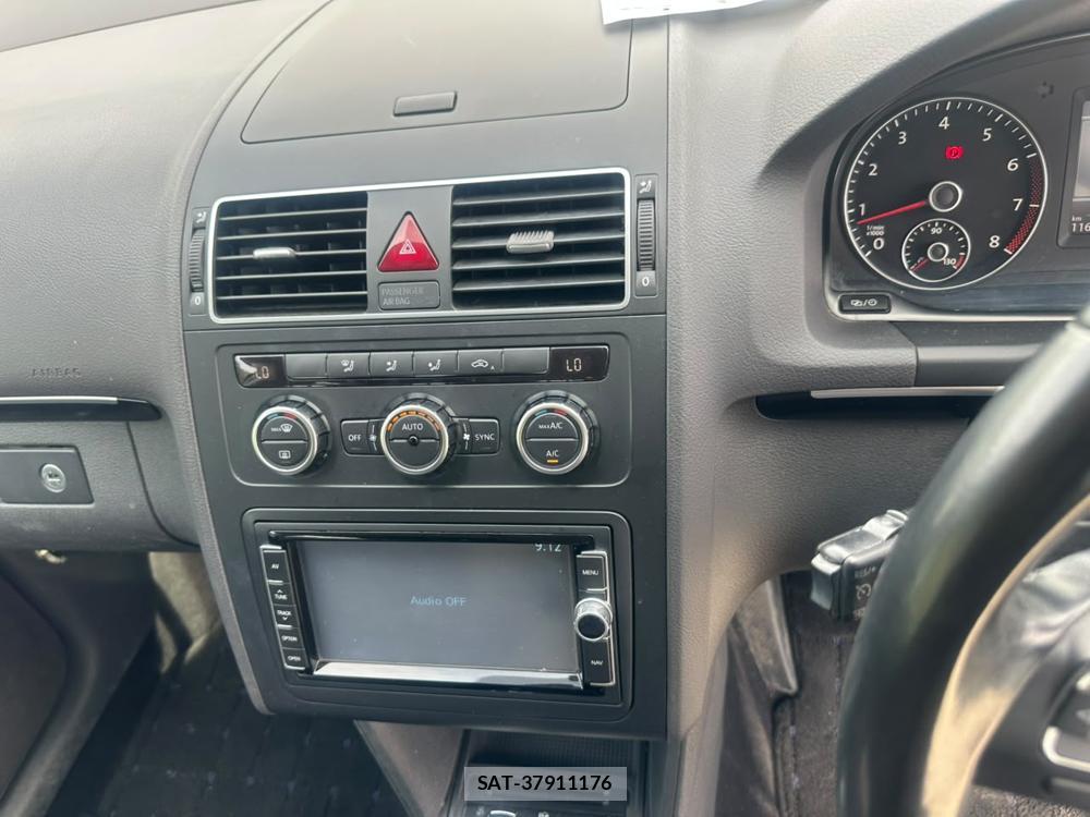 VolksWagen GOLF TOURAN 2013-09 7840161-17