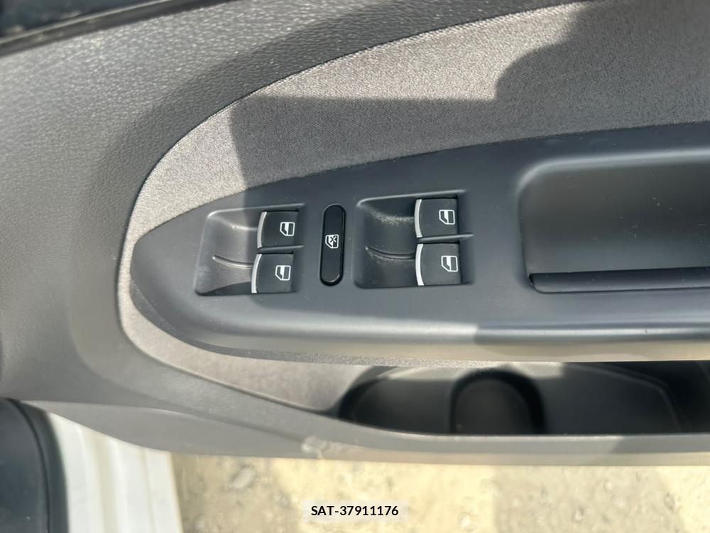 VolksWagen GOLF TOURAN 2013-09 7840161-20
