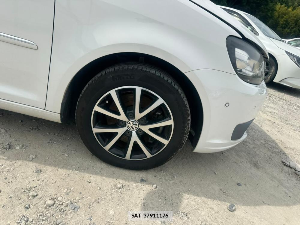 VolksWagen GOLF TOURAN 2013-09 7840161-28