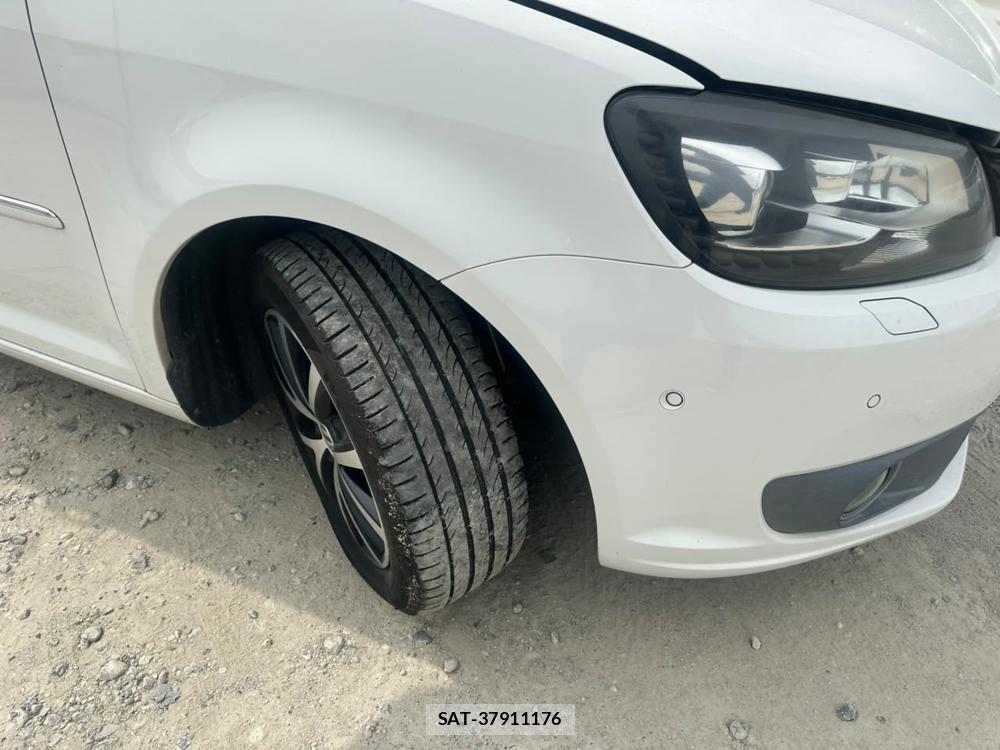 VolksWagen GOLF TOURAN 2013-09 7840161-30