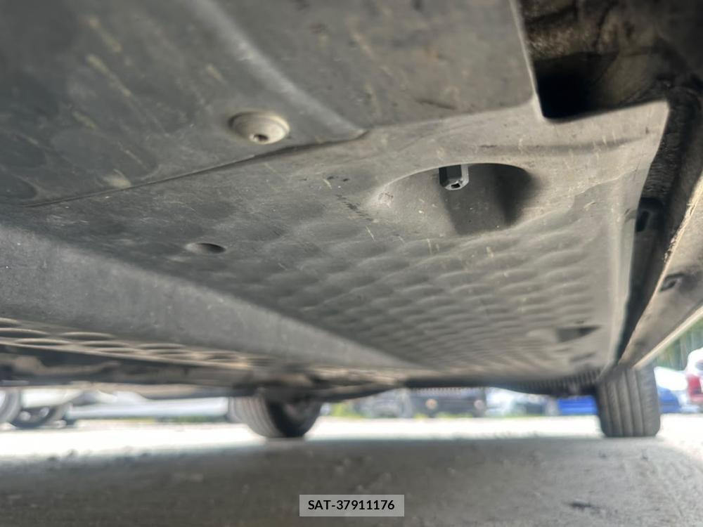 VolksWagen GOLF TOURAN 2013-09 7840161-31