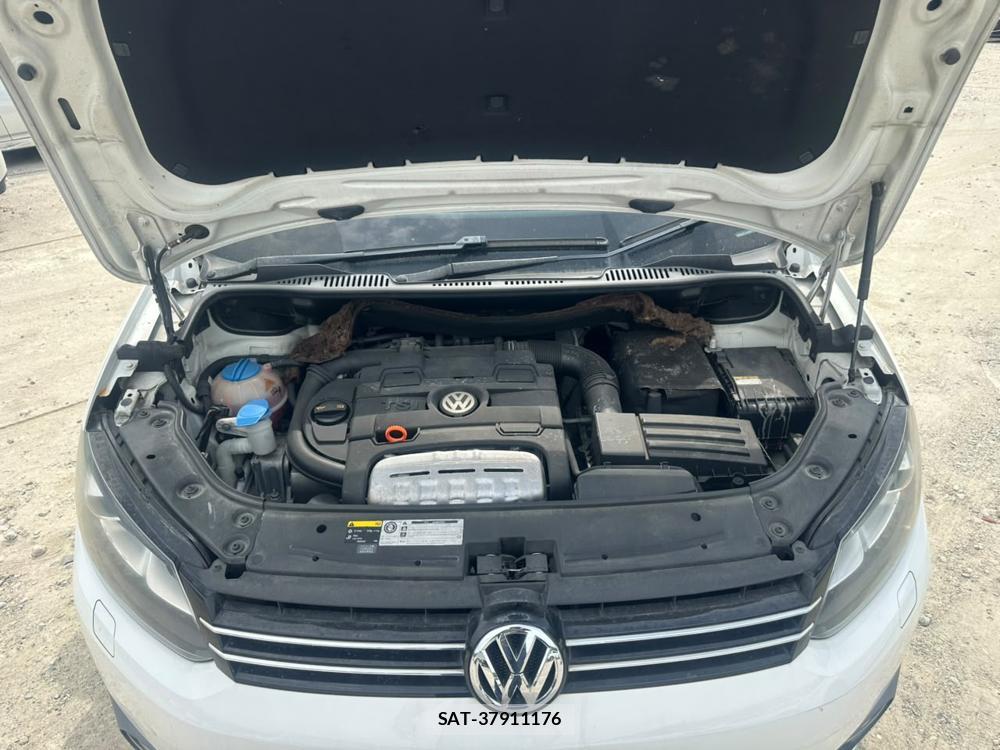VolksWagen GOLF TOURAN 2013-09 7840161-37