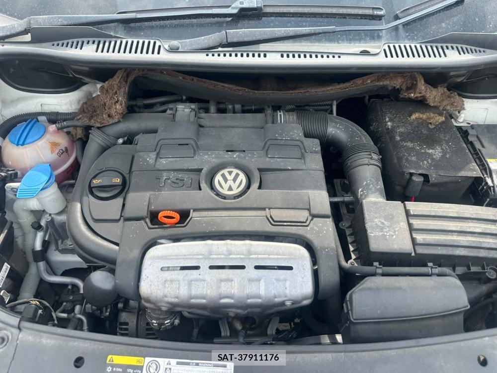 VolksWagen GOLF TOURAN 2013-09 7840161-38