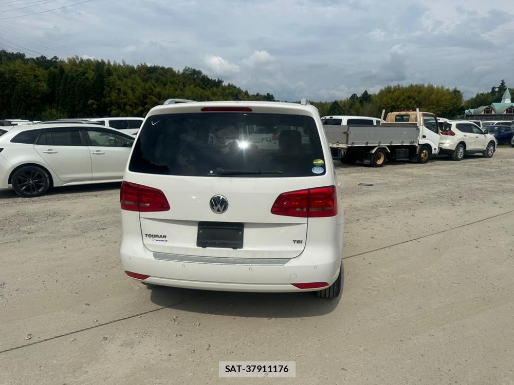 VolksWagen GOLF TOURAN 2013-09 7840161-3