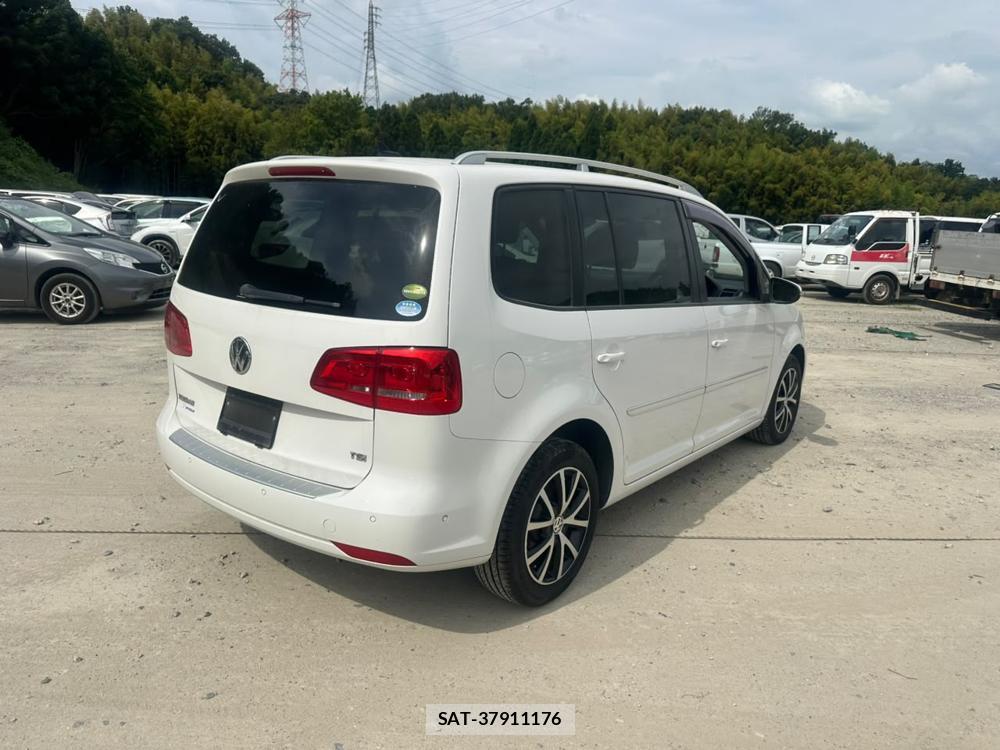 VolksWagen GOLF TOURAN 2013-09 7840161-4