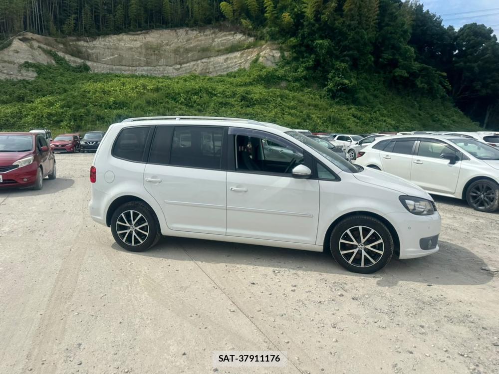 VolksWagen GOLF TOURAN 2013-09 7840161-5