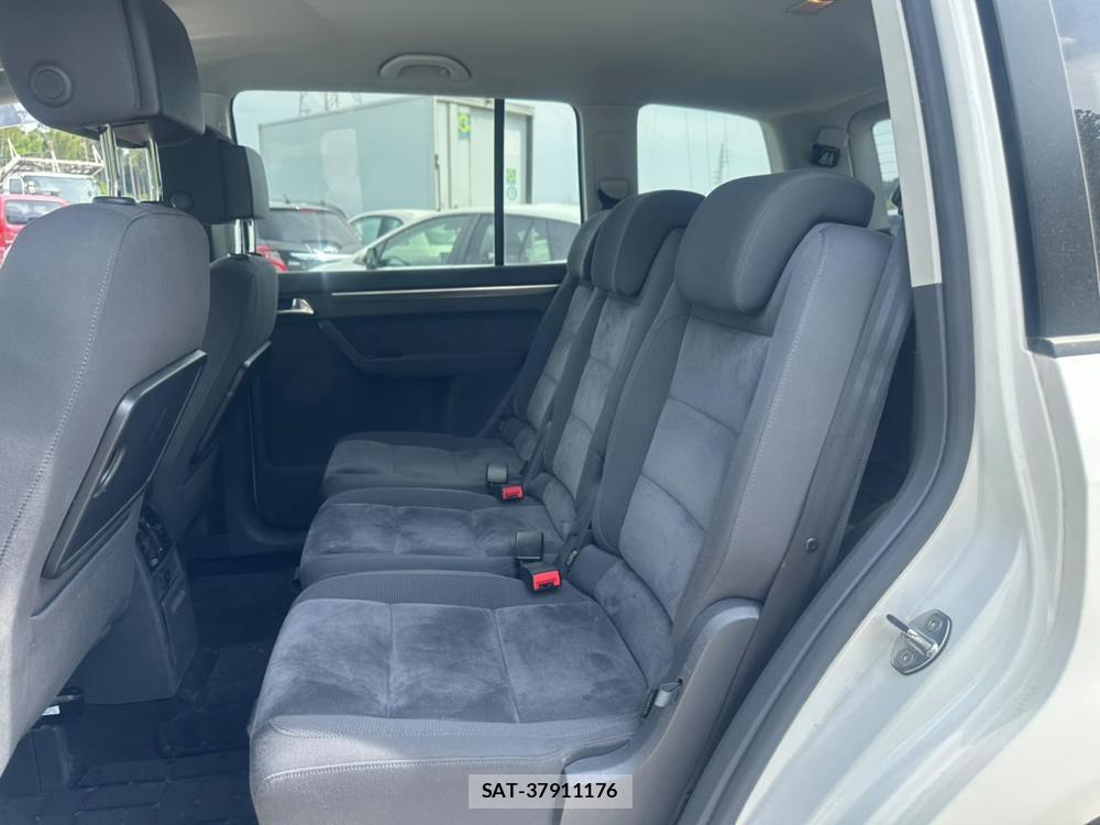 VolksWagen GOLF TOURAN 2013-09 7840161-8