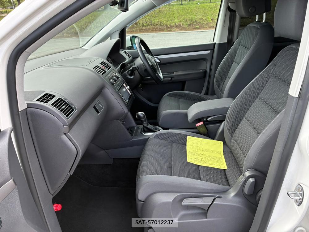 VolksWagen GOLF TOURAN 2013-11 8312949-10
