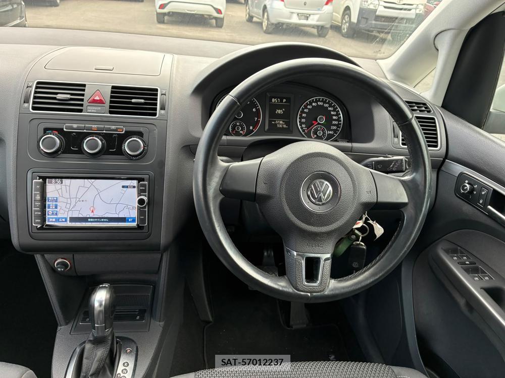 VolksWagen GOLF TOURAN 2013-11 8312949-13