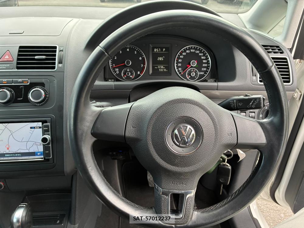 VolksWagen GOLF TOURAN 2013-11 8312949-14