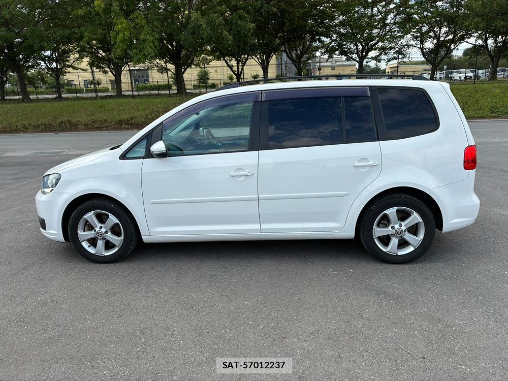 VolksWagen GOLF TOURAN 2013-11 8312949-1