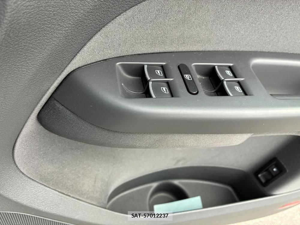 VolksWagen GOLF TOURAN 2013-11 8312949-22