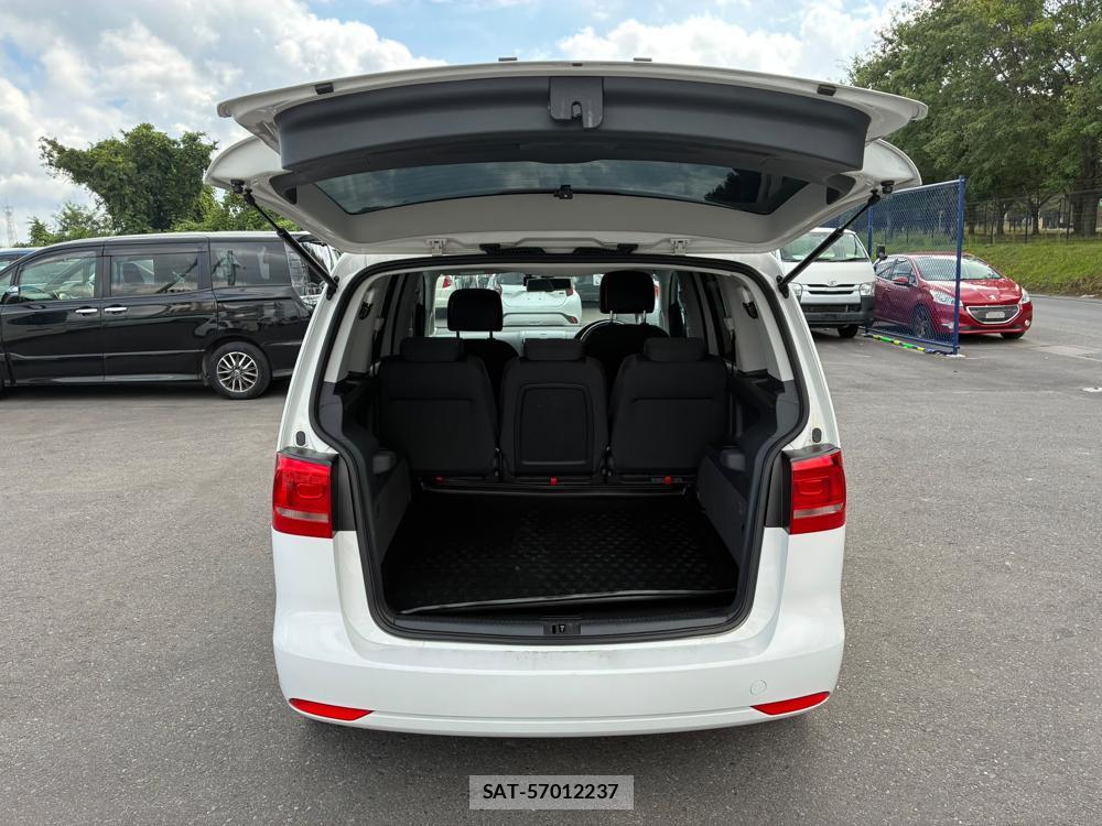 VolksWagen GOLF TOURAN 2013-11 8312949-28