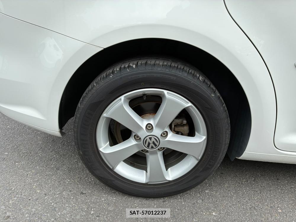 VolksWagen GOLF TOURAN 2013-11 8312949-29