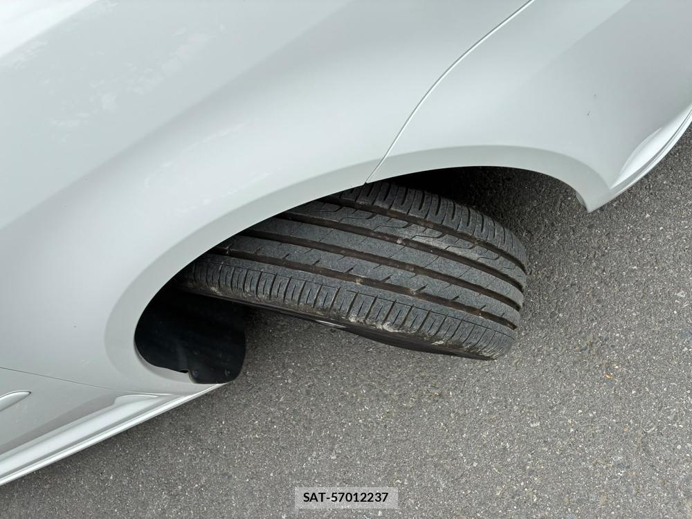 VolksWagen GOLF TOURAN 2013-11 8312949-33