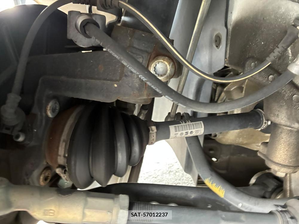 VolksWagen GOLF TOURAN 2013-11 8312949-35