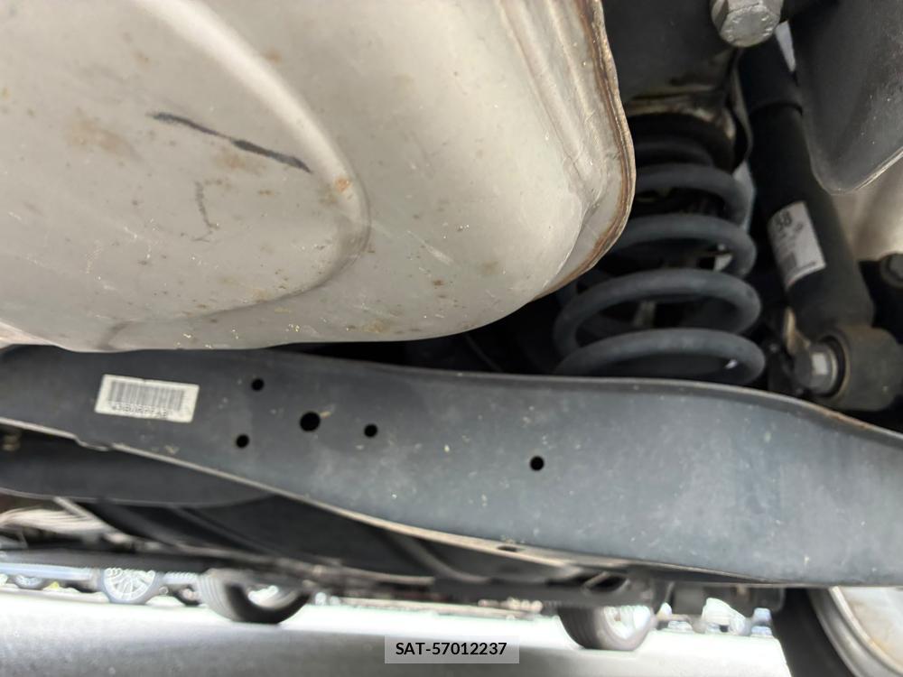 VolksWagen GOLF TOURAN 2013-11 8312949-38