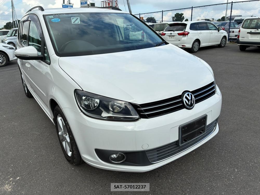 VolksWagen GOLF TOURAN 2013-11 8312949-6