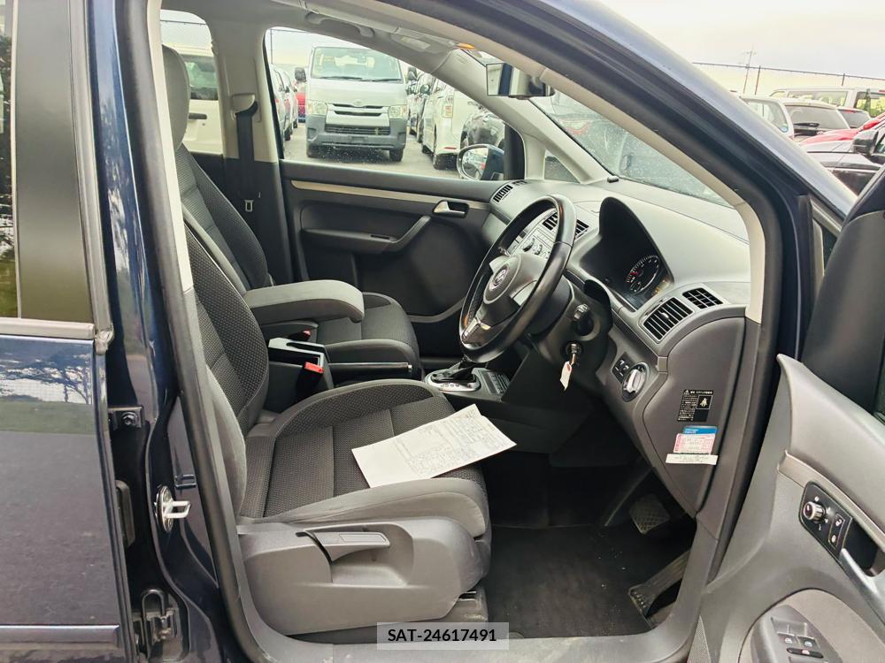 VolksWagen GOLF TOURAN 2016-01 8351361-11