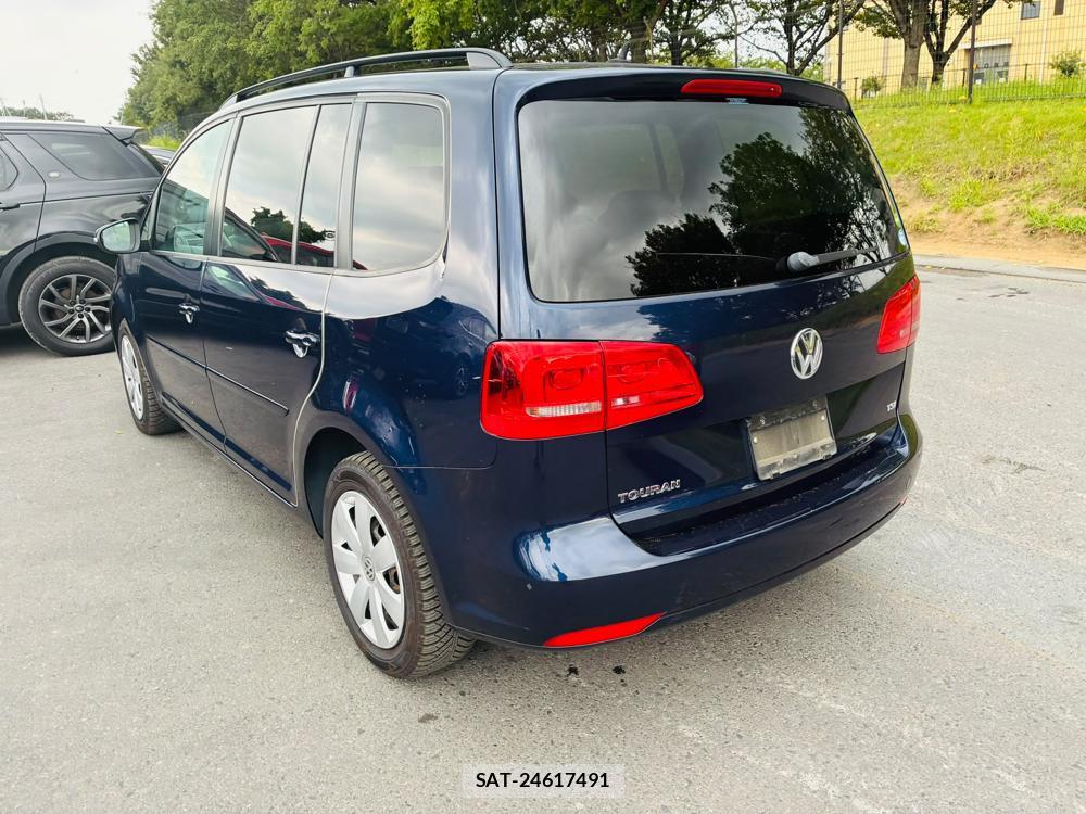 VolksWagen GOLF TOURAN 2016-01 8351361-2