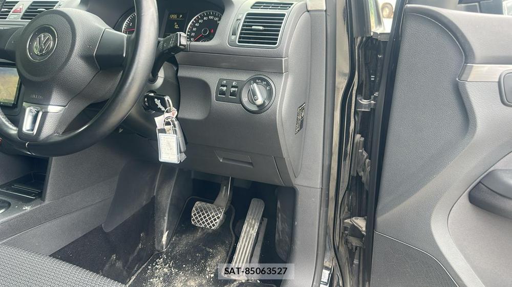 VolksWagen GOLF TOURAN 2012 6610190-16