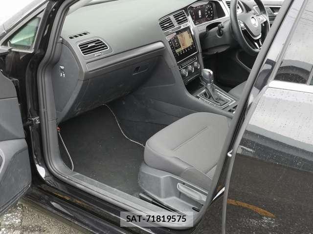 VolksWagen GOLF VARIANT 2019-02 6215028-16