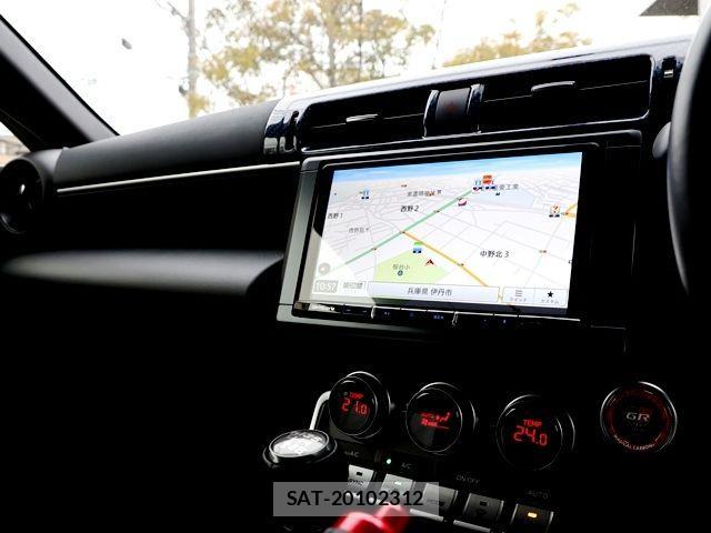 Toyota GR86 2022-08 820107-17