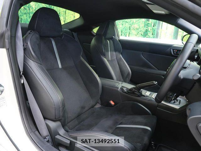 Toyota GR86 2022-06 1015658-6
