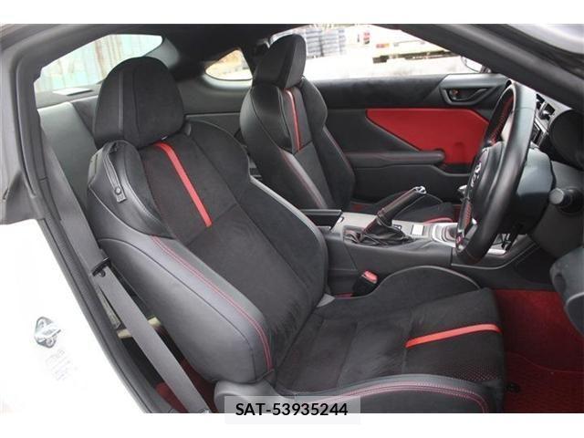 Toyota GR86 2021-12 3934270-22