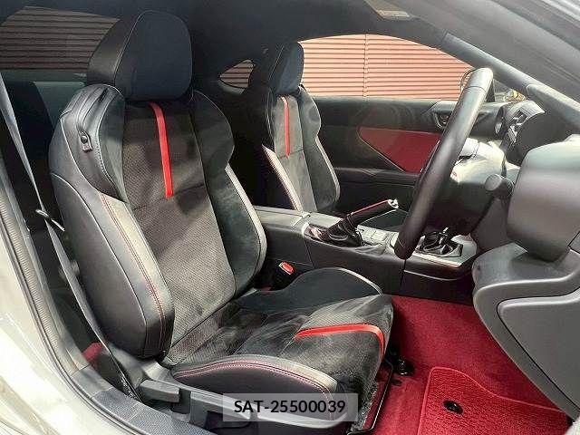 Toyota GR86 2023-08 4420848-7