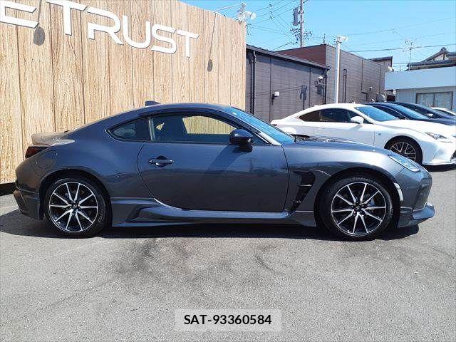 Toyota GR86 2023-12 4943907-14