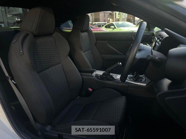 Toyota GR86 2022-02 5868447-8