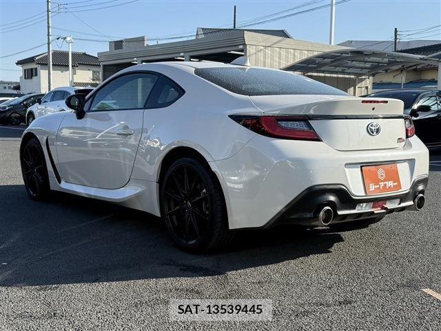 Toyota GR86 2021-11 6215042-10